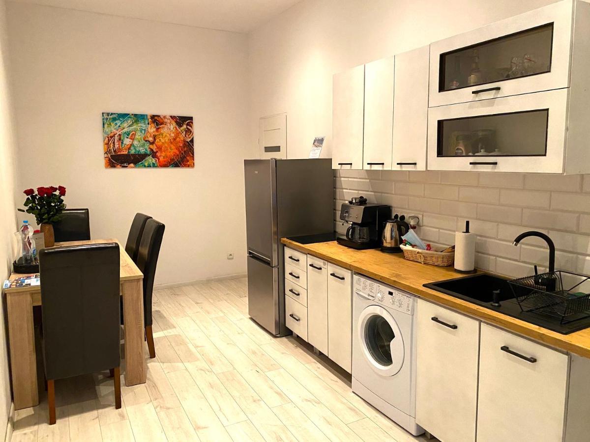 Topolove Rooms & Apartments Красков Екстериор снимка